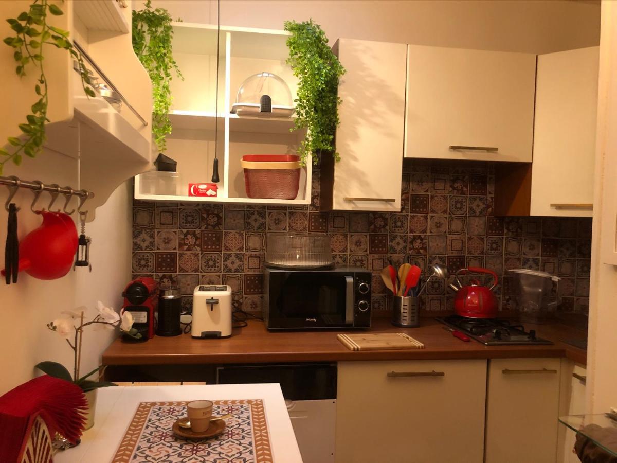 Chez Moi - Cinzia Rom